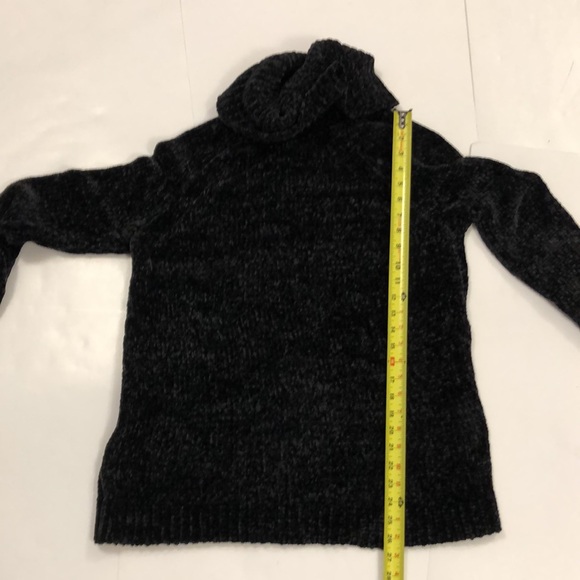 Saks Fifth Avenue S Chenille Dark Charcoal Grey Sweater Cozy Excellent Condition - Picture 10 of 11